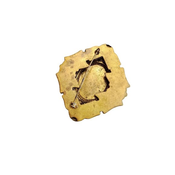 Antique Resin Silhouette Cameo Victorian Revival Brooch on  Antique Resin Silhouette Cameo Victorian Revival Brooch on Brass (A2698)